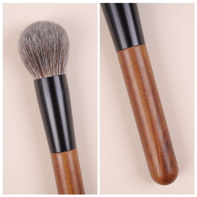 Yizhibi Professional Hand-Made Makeup Face Brush Red Squirrel Mixed With Fine Goat Hair.