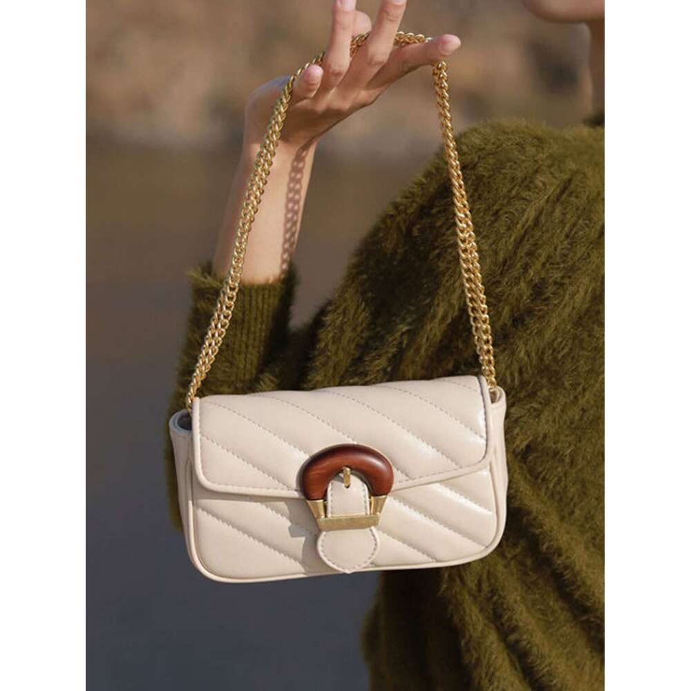 Designer Bag 2024 New Trendy Luxury Summer Women's Bag Versatile Embroidered Thread Chain Design Sense Crossbody Mini Bag
