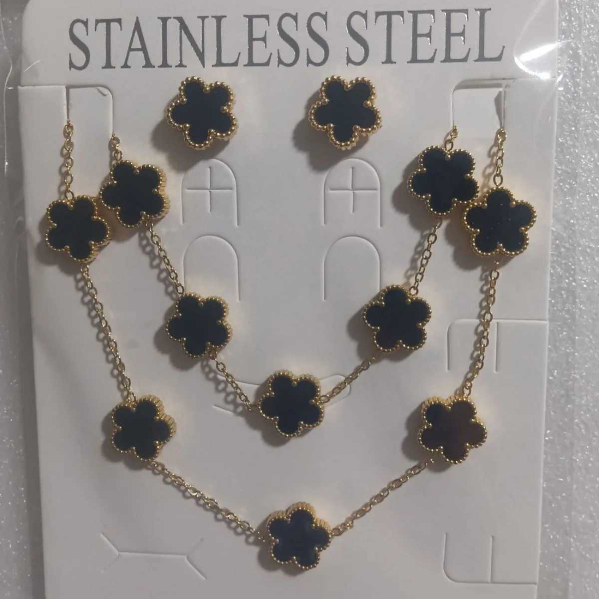 Hot selling factory five leaf plum blossom jewelry set acrylic creative bracelet earrings Wens stainless steel X241106