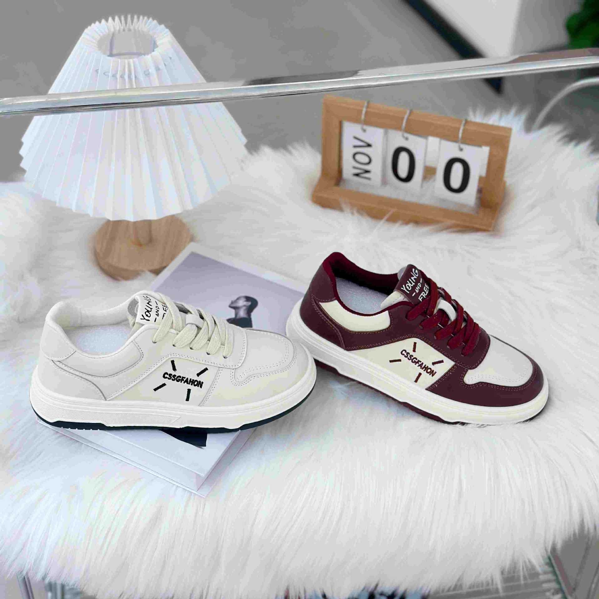 Thick soled versatile white for women, 2024 autumn winter new item, color blocked round toe lace up plush warm sports and leisure shoes