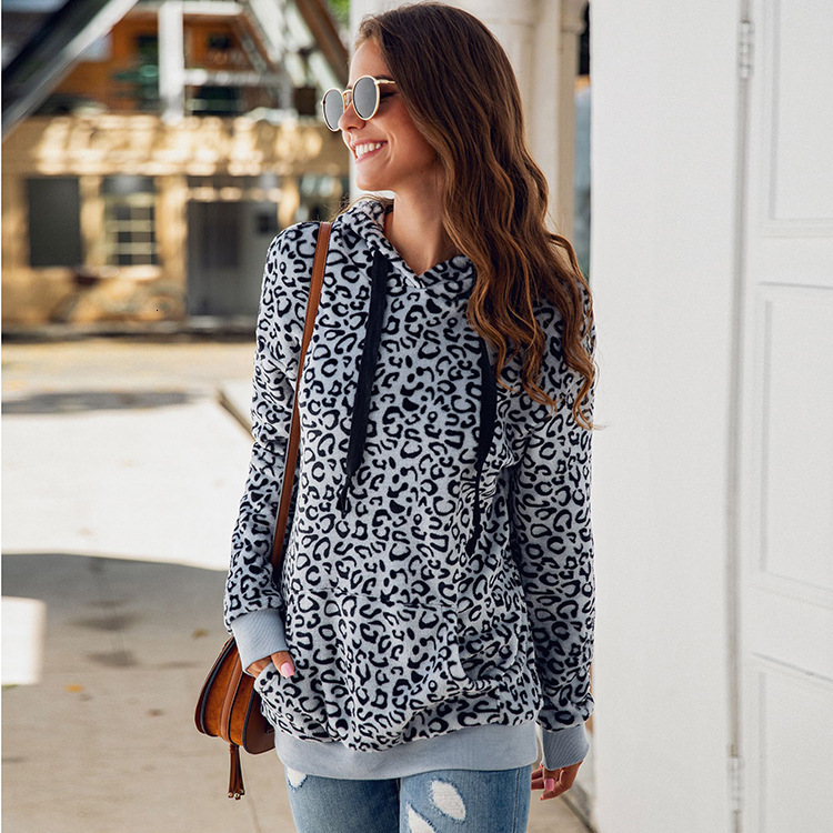 New designer T-shirt autumn and winter sexy leopard print pocket hooded long sleeved women's top sportswear fashionable sweatshirt
