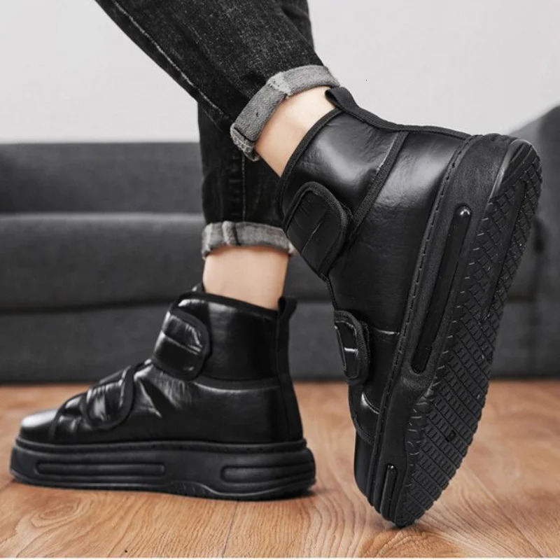 2025 New Designer Men's Snow Boots Winter Outdoor Anti Slip Snow Boots Retro Warm Sports Air Cushion Casual Men's Shoes