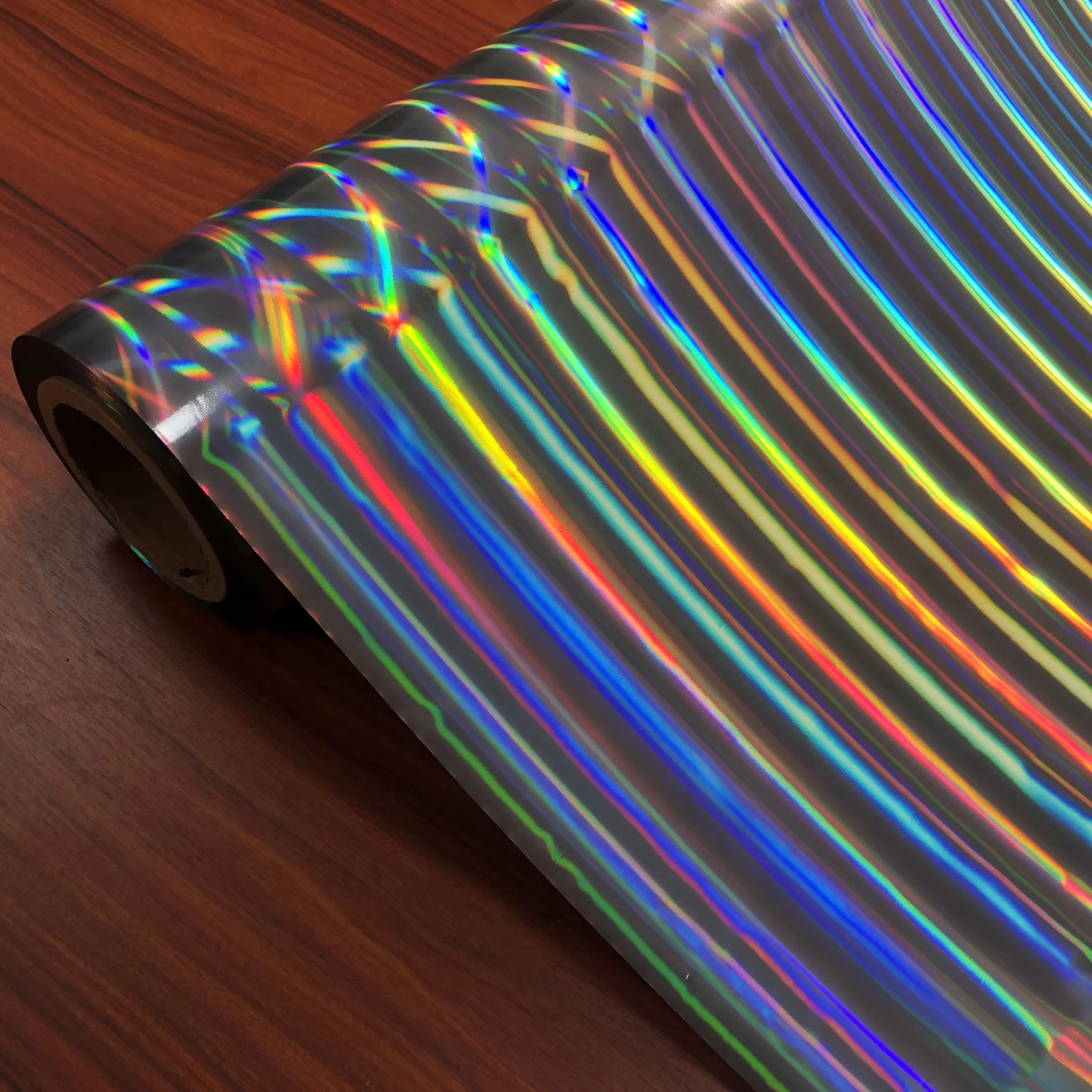 Eco-Friendly Holographic Gift Wrap - Reusable & Sustainable Packaging Paper