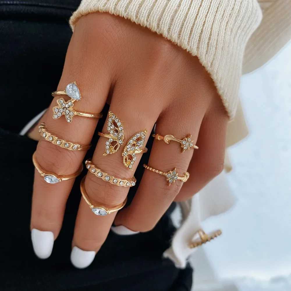 24 pieces/set of vintage gold colored ring set suitable for mens hollow pearl crystal gemstone rings fashionable finger jewelry X241106