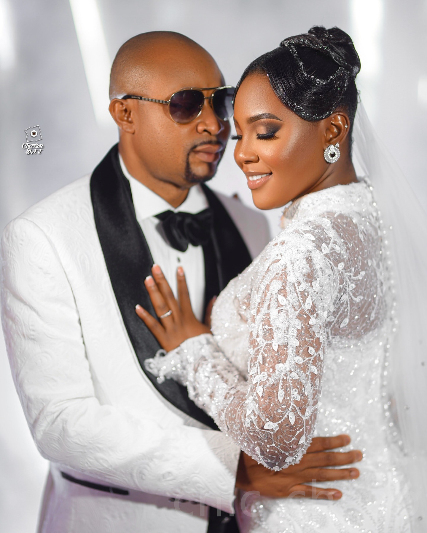 2024 Arabic Aso Ebi Plus Size Off White Mermaid Wedding Dresses Lace Beaded Full Sleeves Vintage Bridal Gowns Dress ZJ0250