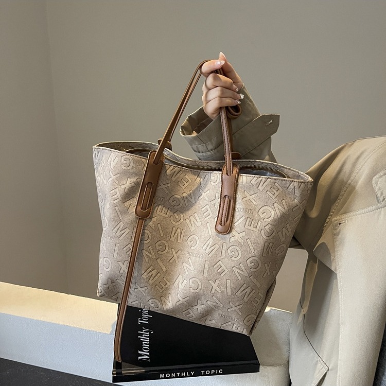 New designer fashion large capacity letter fashion network celebrity fashion women's handbag autumn single shoulder multifunctional high-end wome