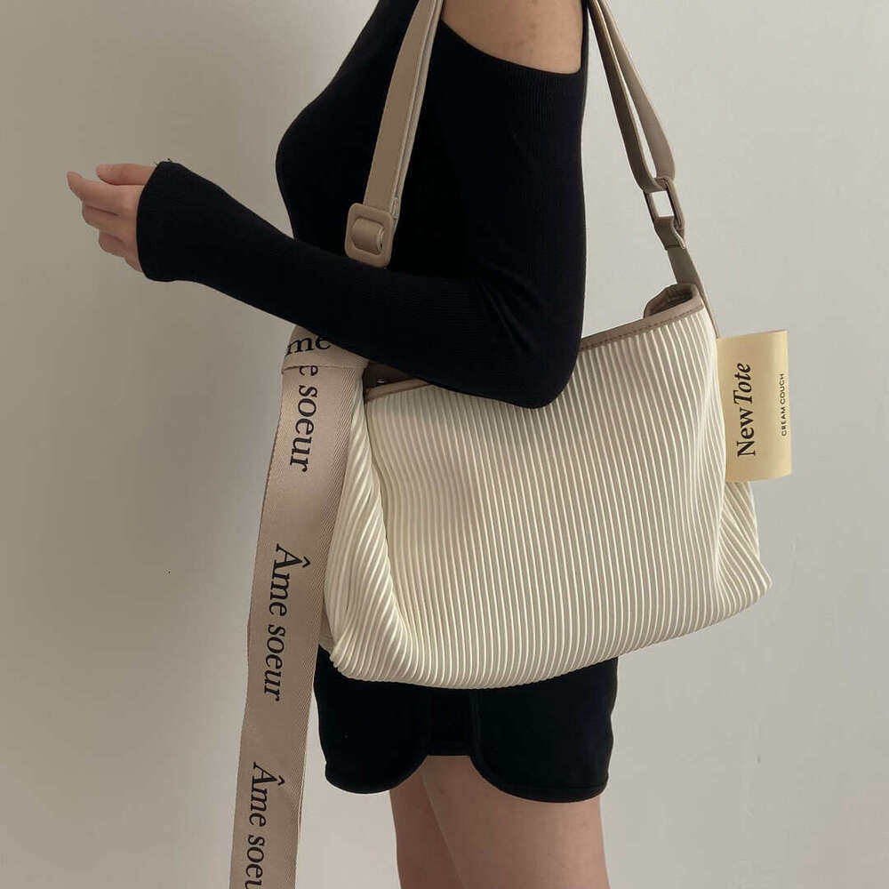 Creamcouch Manlaysian Minority Brands Cakebag Large-Capacity Ultra-Fiber Leather Bucket Pleated Ttter Bag For Women