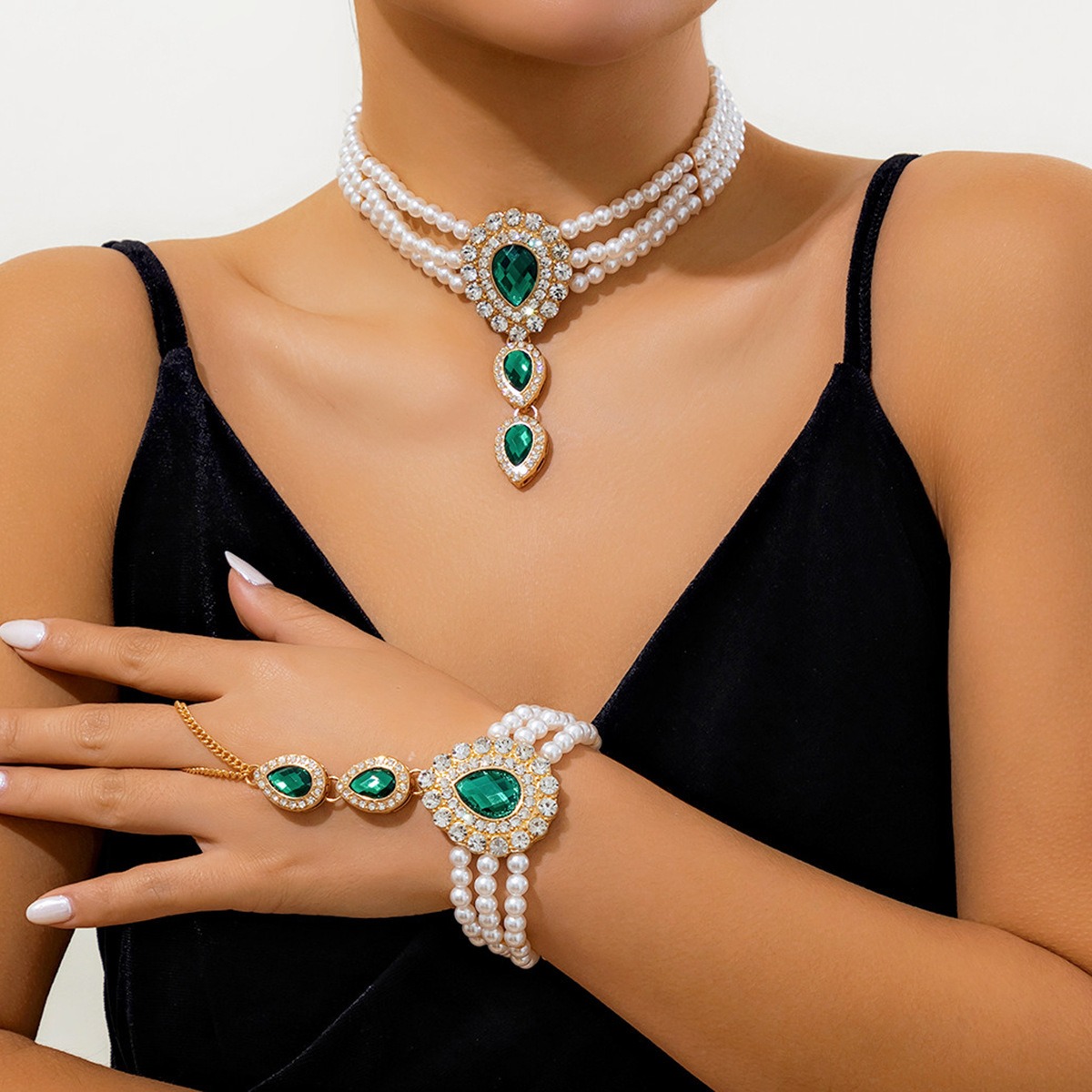 European and American Retro Diamond Studded Pearl Water Droplet Necklace Fashionable Light Luxury Pendant Multi-layer Collar Necklace for Women