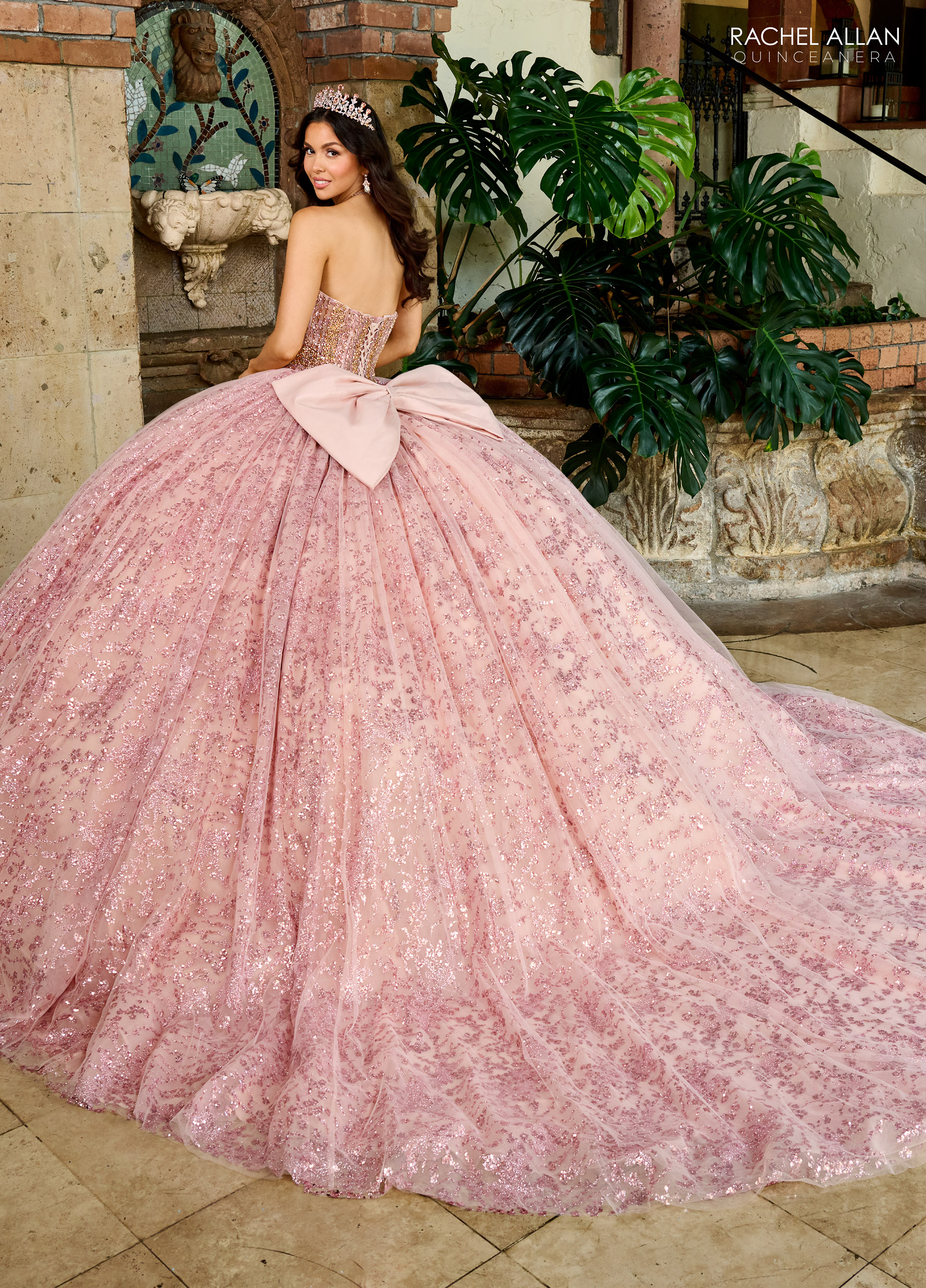 Shining Ball Gown Beaded Quinceanera Dresses Sequined Prom Gowns Sweetheart Necke Sixteen Sweet 15 Tulle Masquerade Dress 0212D