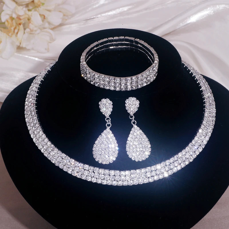 round rhinestone necklace set womens classic silver necklace bracelet earring jewelry set brides wedding jewelry set 241106