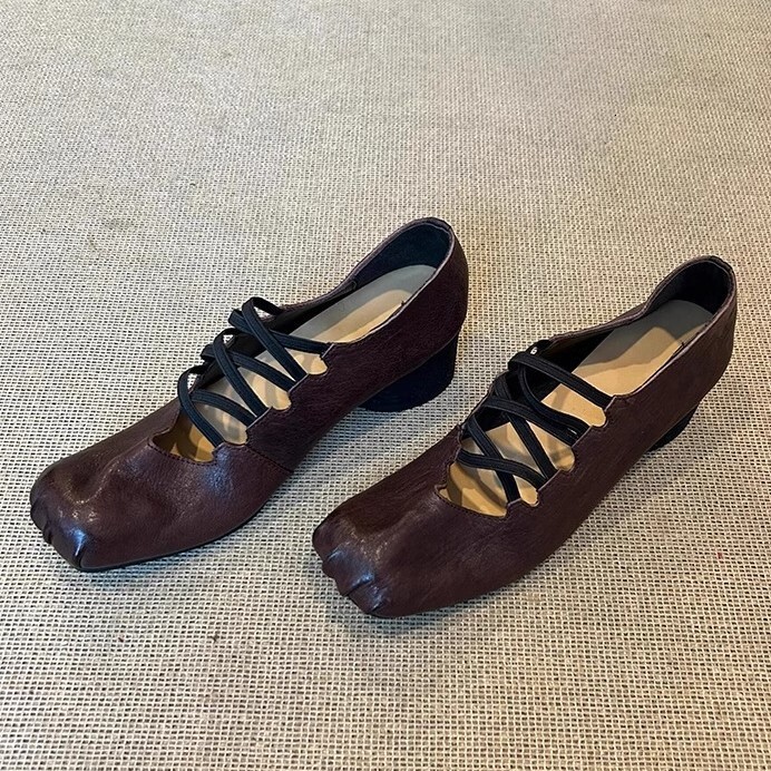 2024 Spring and Autumn New Small Leather Shoes with Square Head, Cross Strap, Wrinkle, Thick, Medium, Single order Shoes for Women