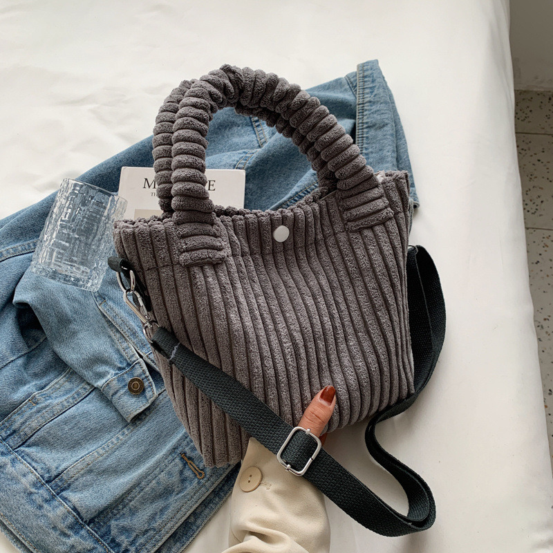 Bag Designer Fashion Classic 10a Top Nikiduncks Woman Handbagevening Bags Core Velvet 2024 New Trendy and Summer Casual Womens Texture V