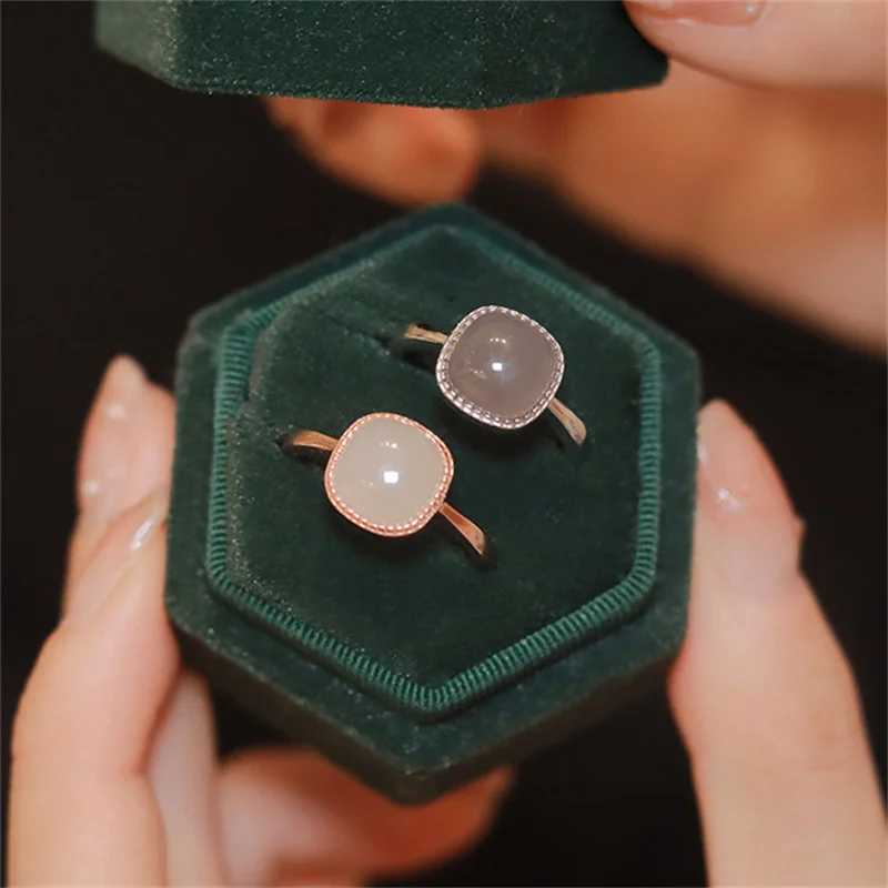 Vintage artificial jade square ring autumn Chinese style crystal gemstone finger ring X241106