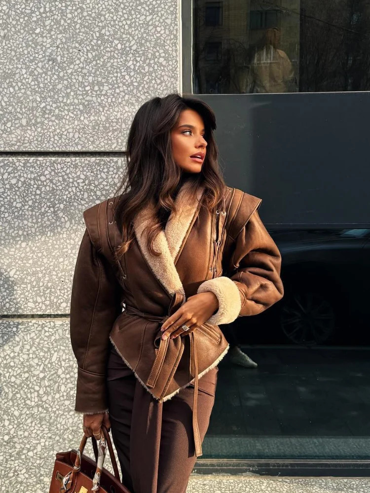 Fashion Warm Furry Leather Woman Jacket With Belt Chic Lapel Long Sleeve Motorcycle Coat Lady 2024 Winter High Street Outerwear 241106