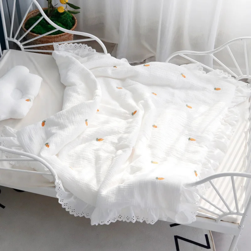 Winter thick embroidered white plain cotton blanket with lace baby bedding comfortable princess crib receiving blanket 241106