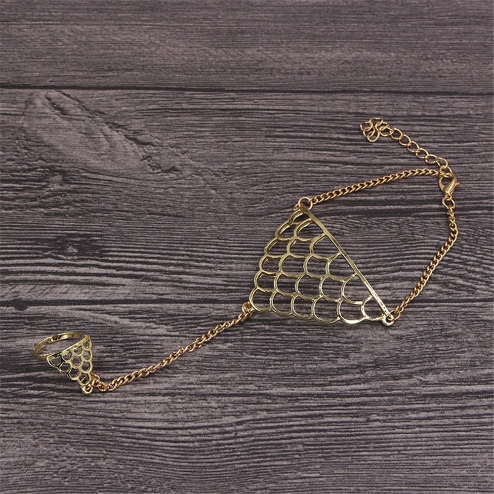 Creative Fashionable Simple European and American Hand Jewelry Women's Metal Fish Scales Finger Connected Multi-layer Hollow Integrated Chain Rin