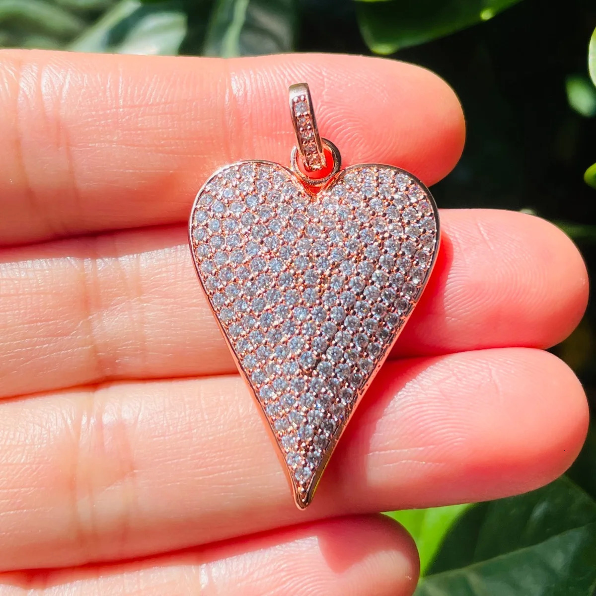 5 pieces of Micro Pave heart-shaped charm sparkling exquisite gold-plated pendant womens necklace bracelet jewelry production accessories wholesale 24