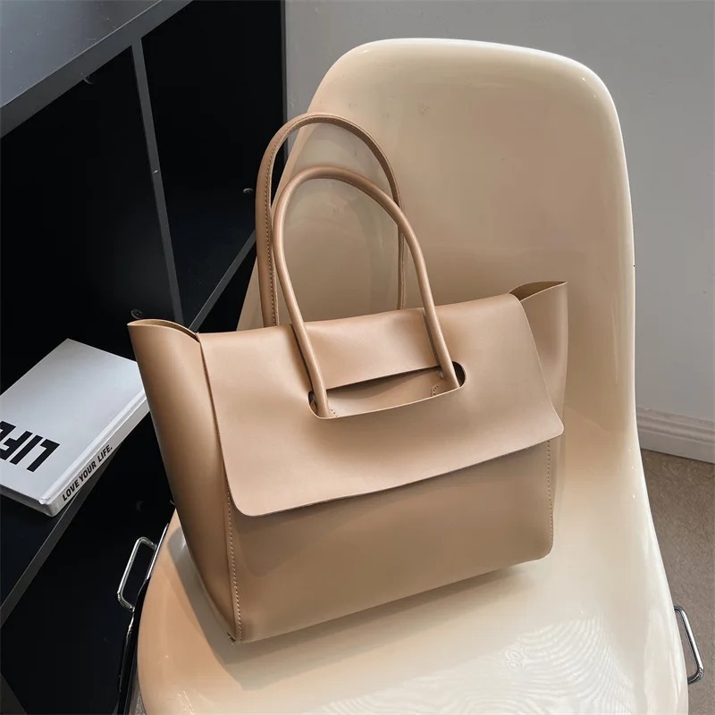 High End Women's Handbag Large Capacity Designer New Fashion Shopping Korean Version Handbag Retro Travel