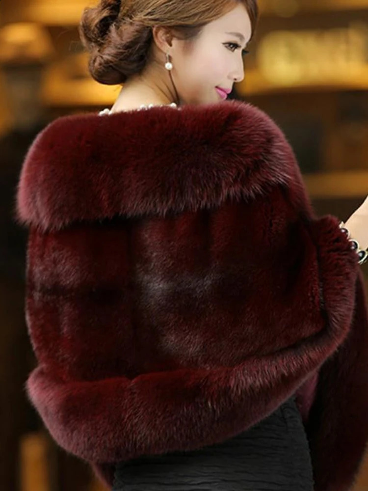 Woman Fox Fur Shawl Vest Jacket Fluffy Cape Natural Poncho Lady Scarf Wrap Coat Wedding Party Clothing Q433 241105