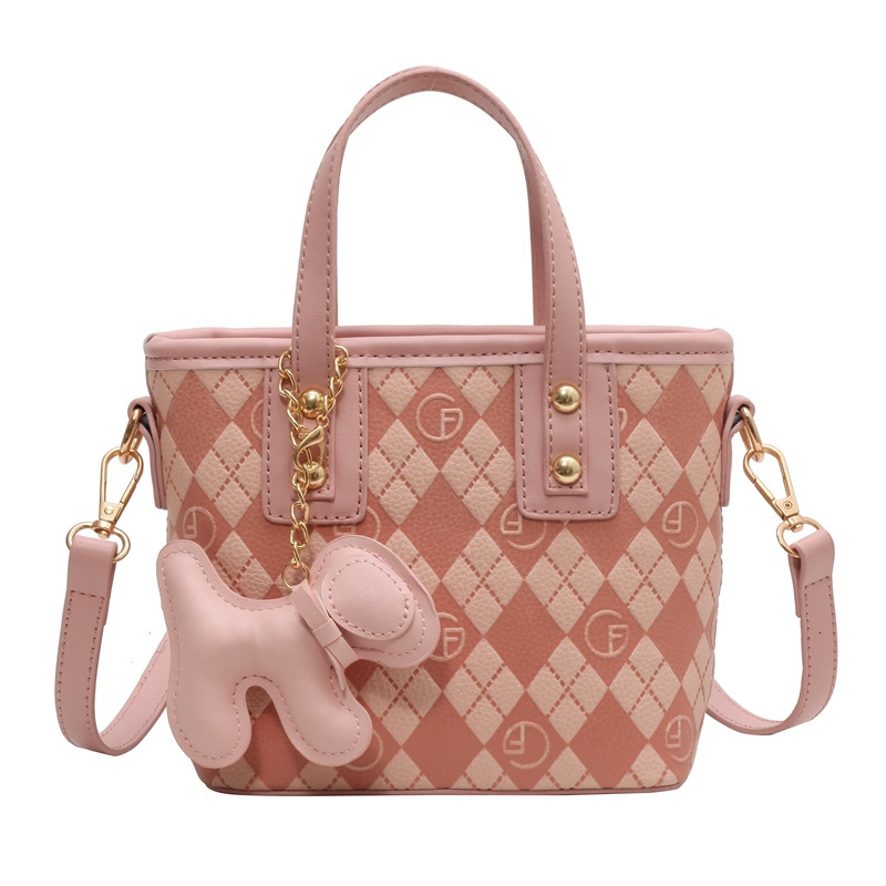 The new designer's popular women's small and textured multifunctional crossbody bag is a niche portable bucket bag fashion bag