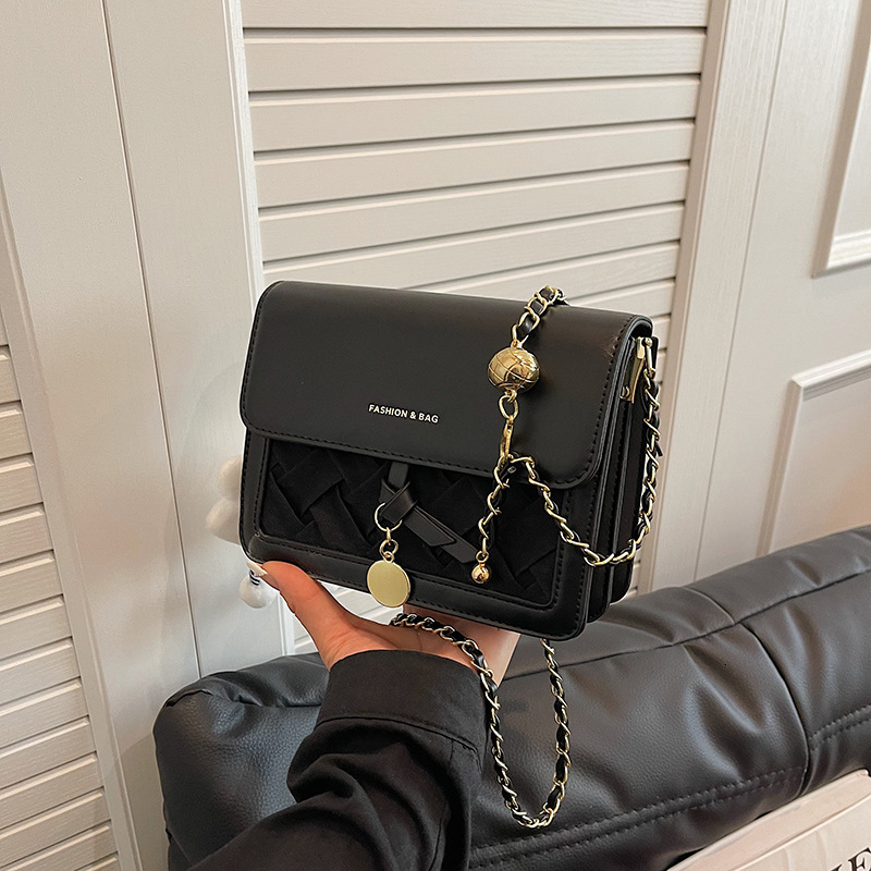 New designer's popular female new niche design, high-end chain fashion, multifunctional single shoulder crossbody bag, small square bag, fashiona