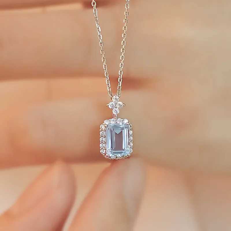 Exquisite Blue Square Crystal Pendant Necklace per Bottle Used for Fashion Daily Accessories Party Jewelry Birthday Gifts X241106