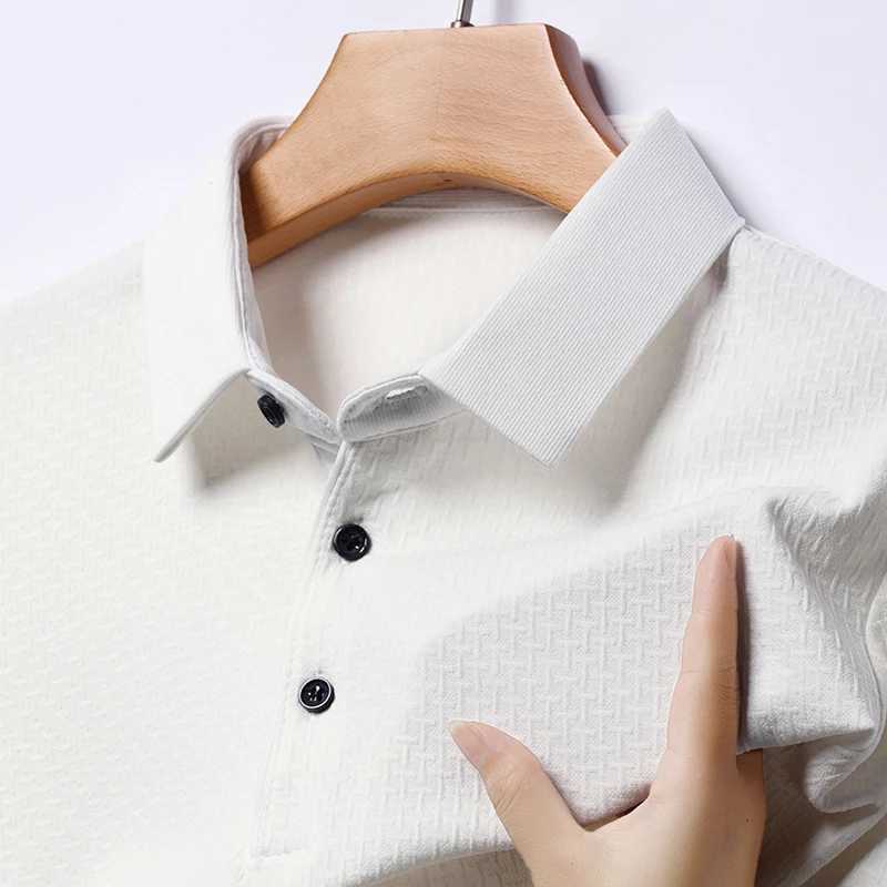 Luxury Quty New 2024 Autumn Mens Solid Color Checkered Long Sve Shirt Texture Business Casual Soft Collar T-shirt Top W241106