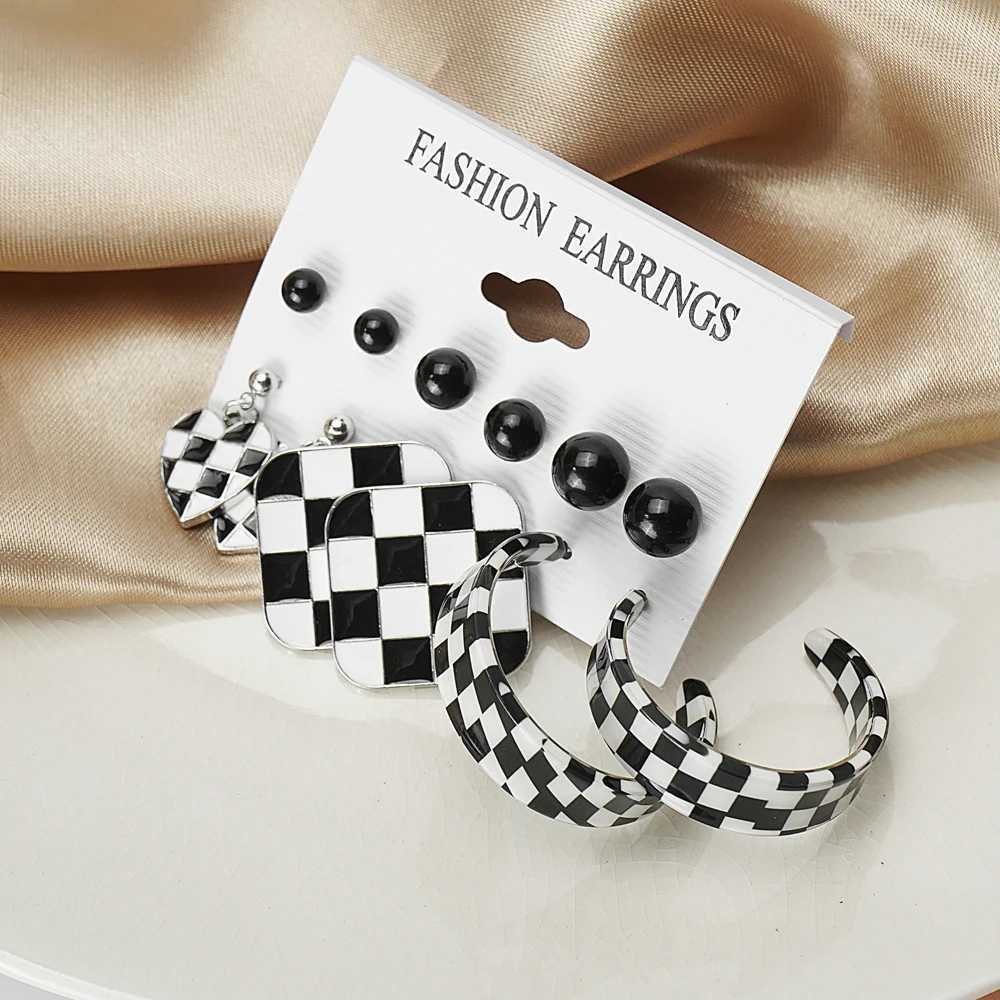 WIFE Retro Geely Plaid Pendant Earring Set Suitable for Warm Fashion Black and White Latte Earrings 2022 Jewelry X241106