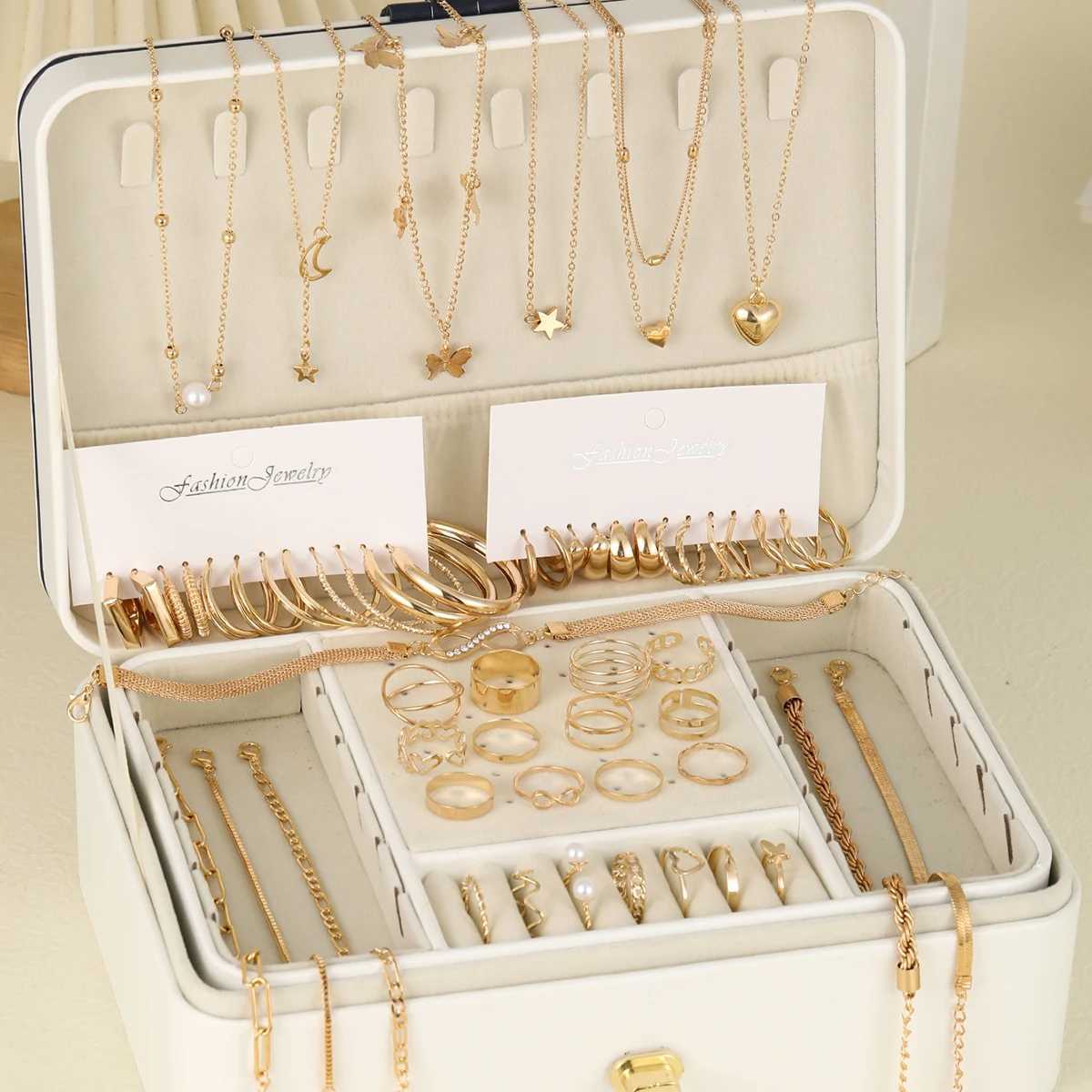 Elegant retro chic jewelry set including pendant necklace twisted C-ring earrings gold ring bracelet daily set X241106