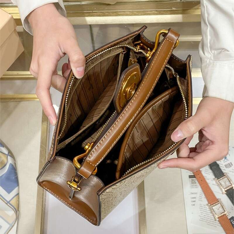 Designer Bag Light Luxury Brand Women's Handbag 2024 Spring/Summer New Designer High-Quality Shoulder Bag With Contrasting Color Crossbody