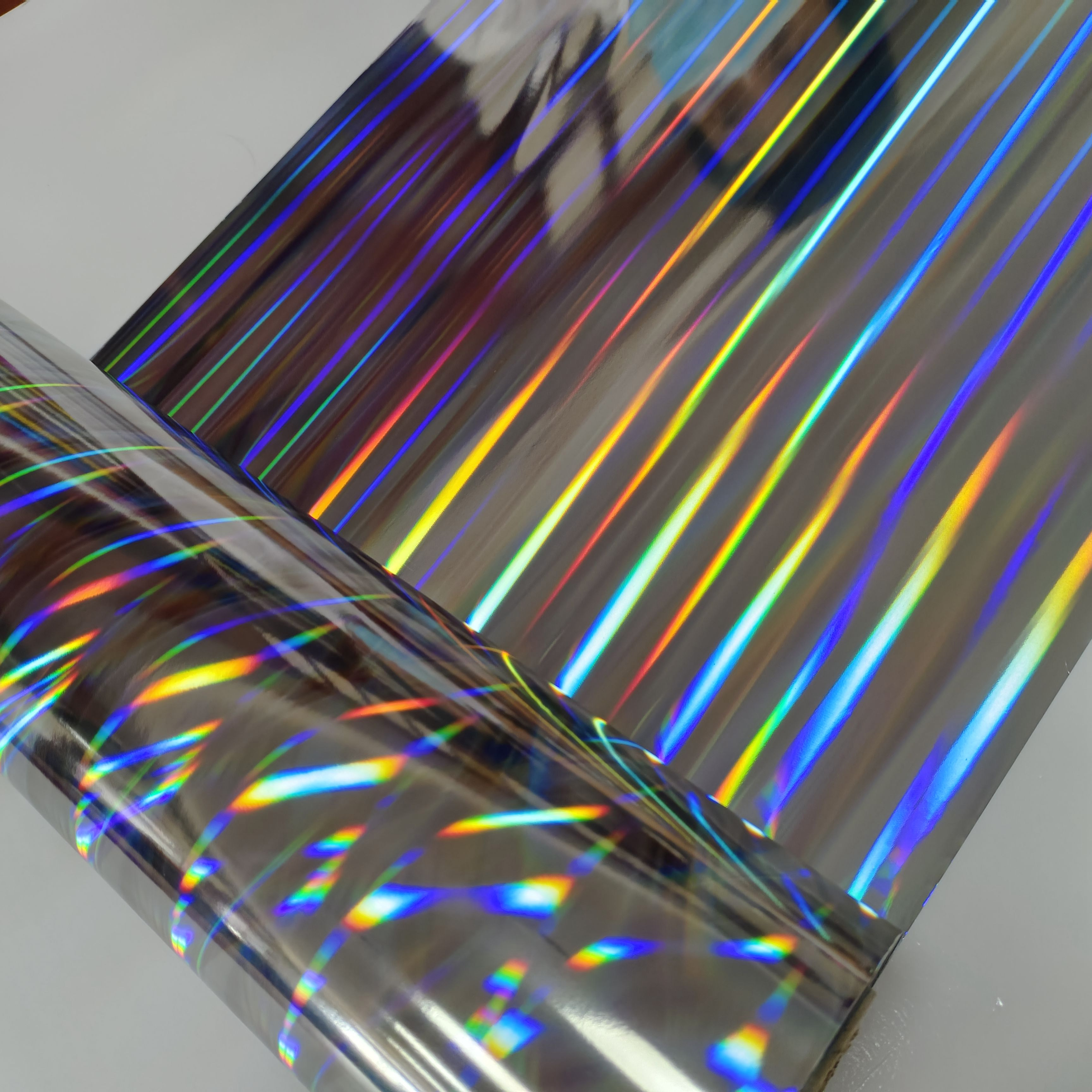 Hot Selling BOPP Laminating Film Fast Shipping Metalized Plastic Film for Packaging and Fashion Use