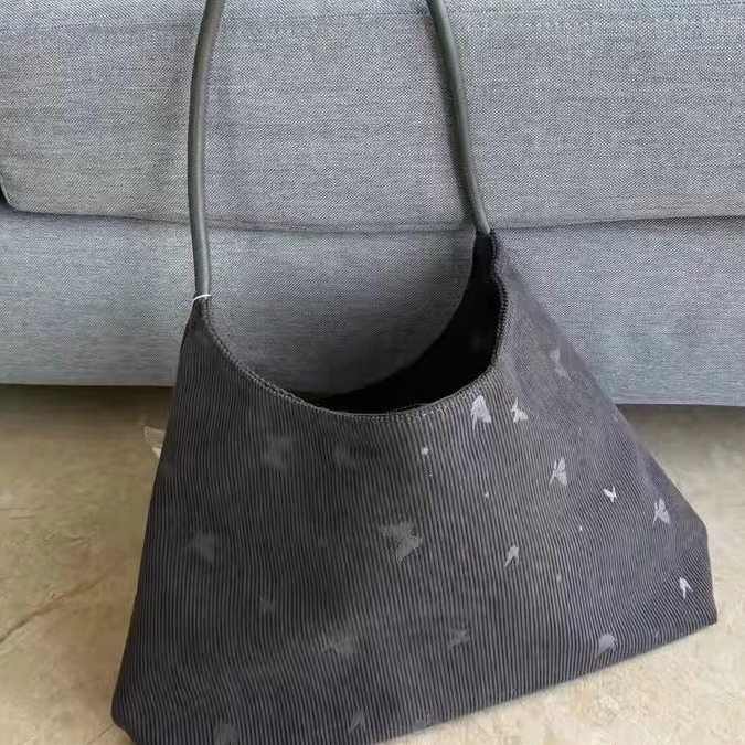 New Designer Handbag With Niche Feel High-end Handbag Small Fragrance Style Fashionable Shoulder Bag