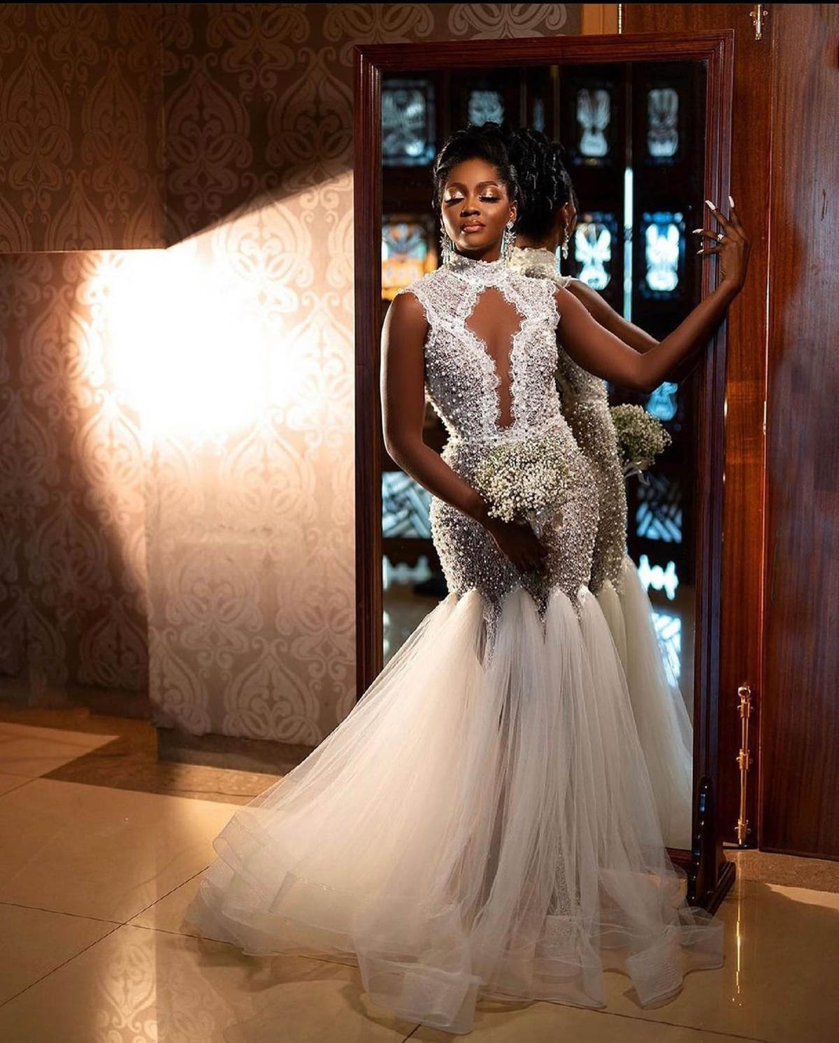 Classic Mermaid Wedding Dresses High Collar Sleeveless Bridal Gown Pearls Backless Sweep Train Customized Dress