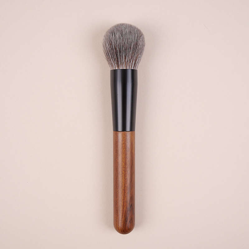 Yizhibi Professional Hand-Made Makeup Face Brush Red Squirrel Mixed With Fine Goat Hair.