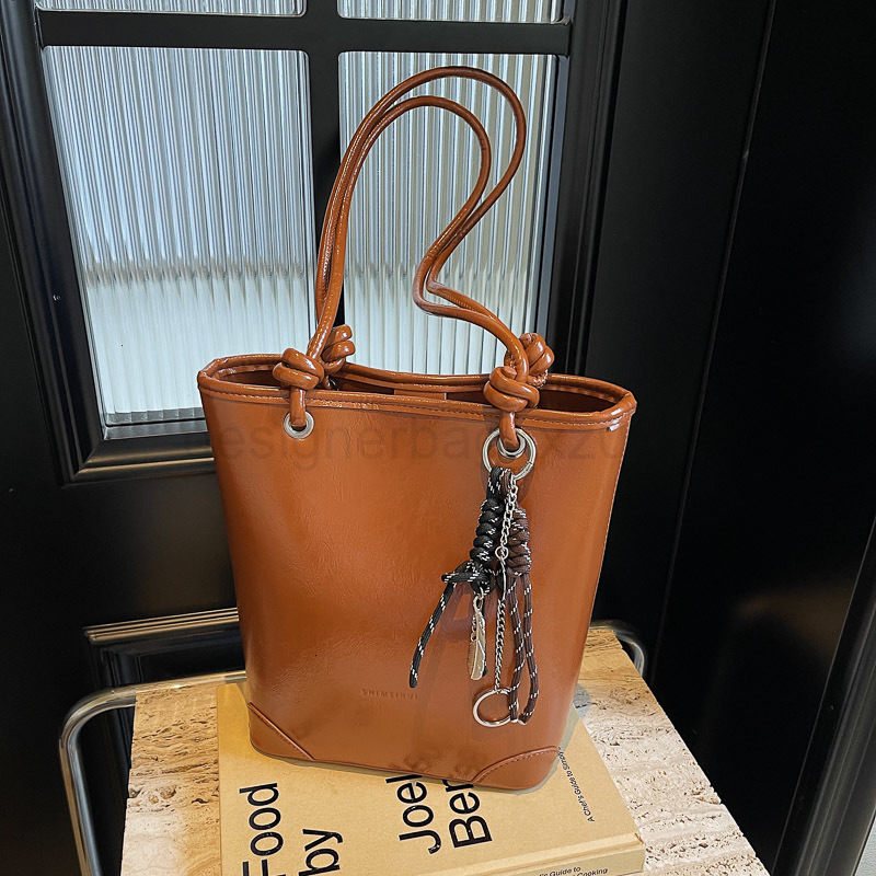 Bag Designer Fashion Classic 10a Top Nikiduncks Woman Handbagevening Bags New Autumn and Winter Handheld Highend Single Shoulder Niche