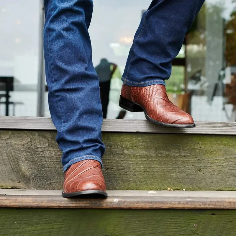 Vintage Western Cowboy New Large Size Fashion High-End Workwear Mens Pattern Mid Toe Boots 241105