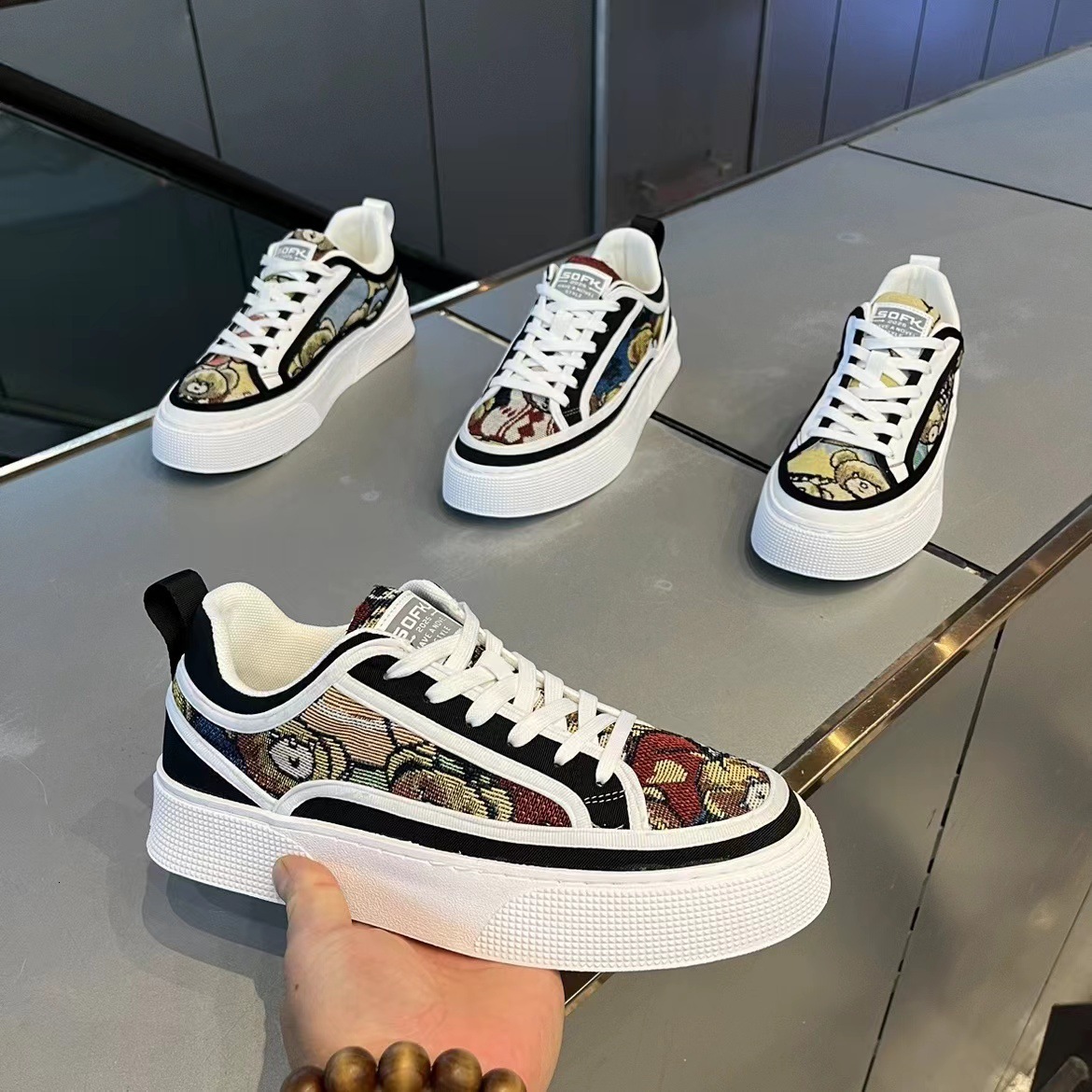 Thick soled for summer 2024, new breathable teddy bear printed canvas shoes, trend versatile men's casual shoes