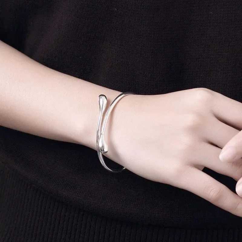 High quality 925 sterling silver water droplet earrings rings and bracelets set suitable for luxurious and elegant four piece jewelry set wedding gift