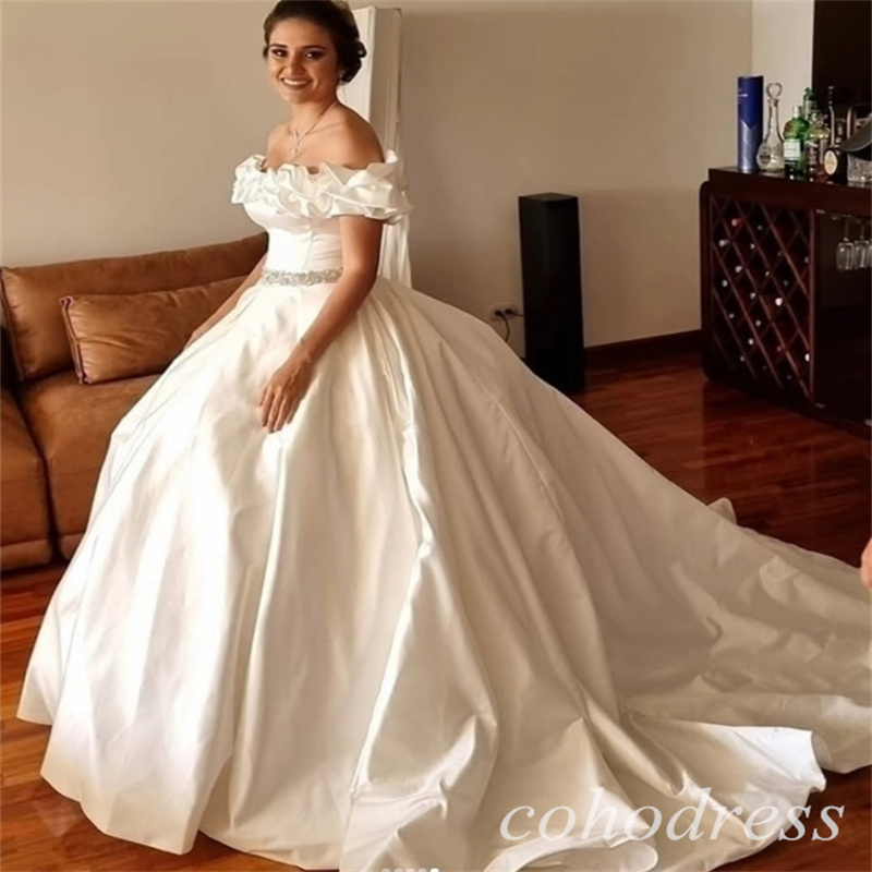 Romantic Off Shoulders Wedding Dresses With Beaded Ball Gown Country Bridal Gowns Sweep Train Lace Up Corset Robe De Mariage Elegant Women Vestio De N