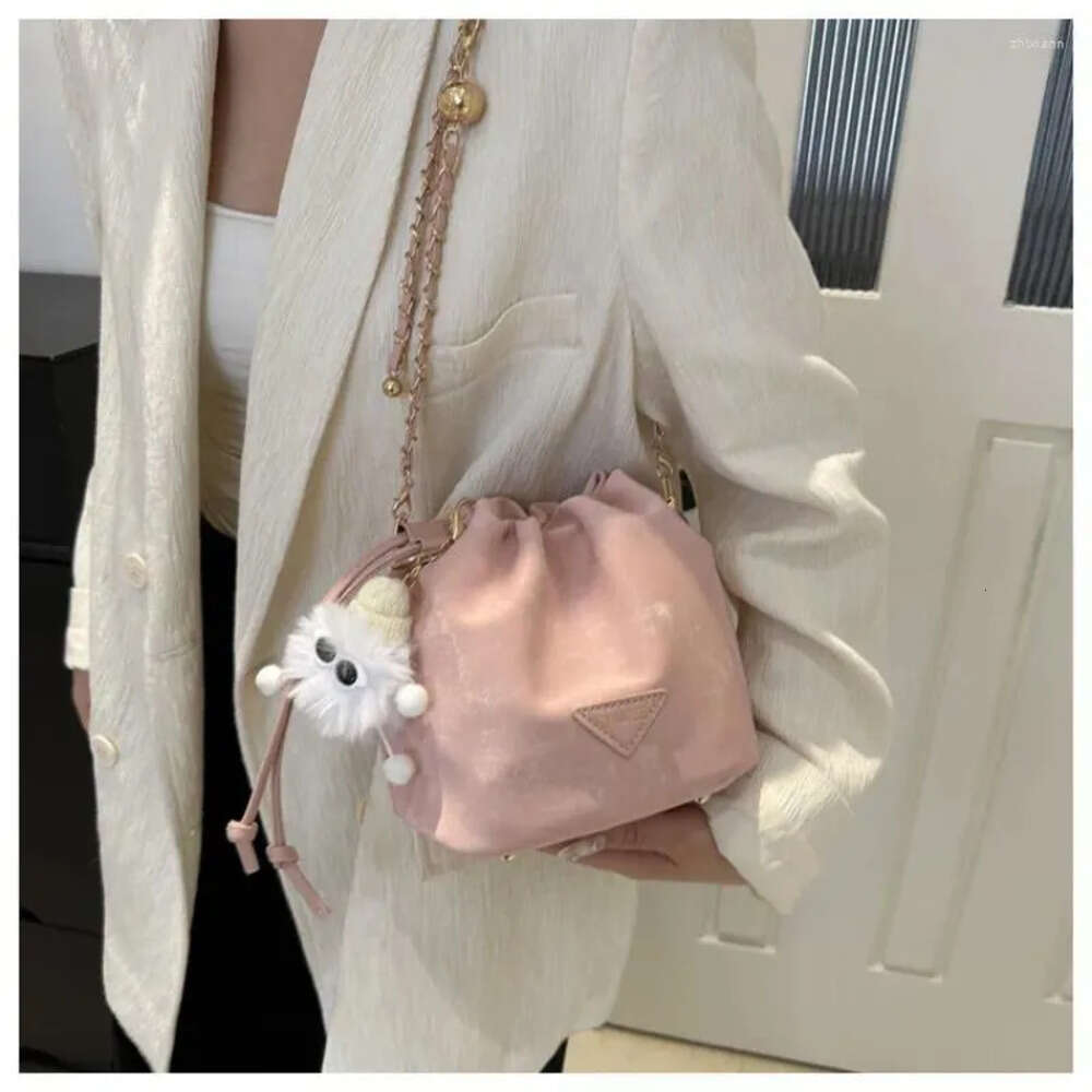 Shoulder Bags Fashion Design Small Women's Chain Crossbody Bag Drawn Western Style Water Bucket 7A90 5996