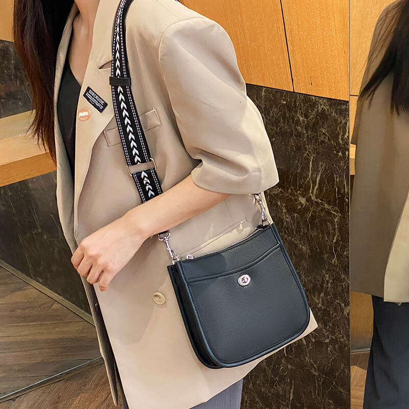 Women's pu crossbody designer fashionable shoulder bag wallet, adjustable shoulder strap, multiple pockets, Hobo brand bucket shaped crossbody ba