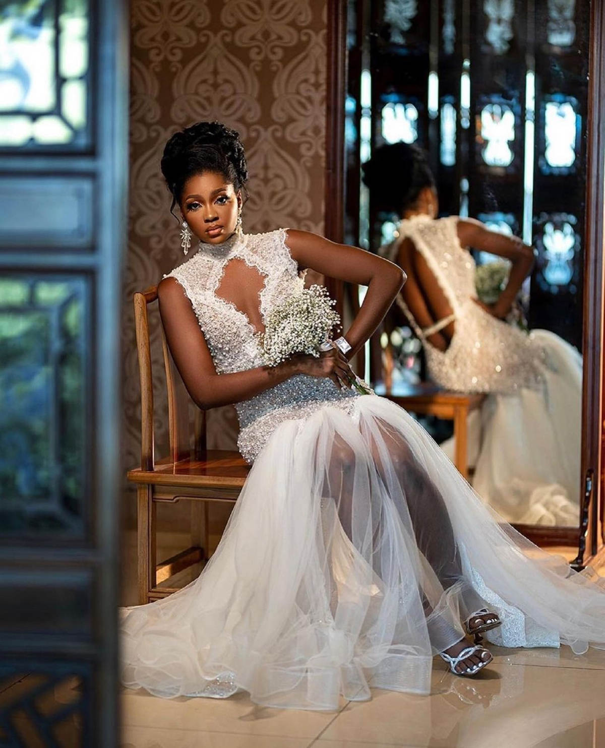 Classic Mermaid Wedding Dresses High Collar Sleeveless Bridal Gown Pearls Backless Sweep Train Customized Dress