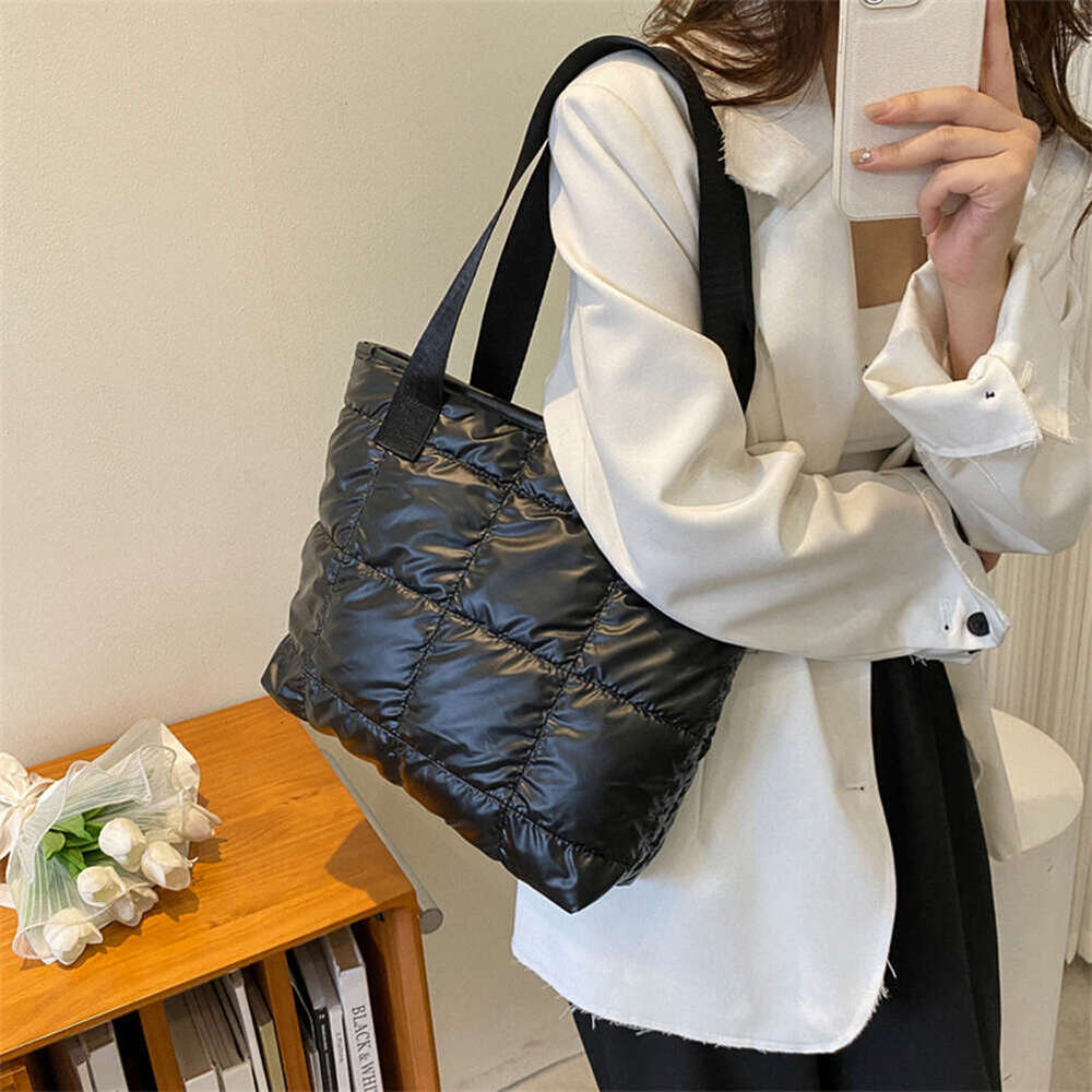 Designer Bag Fashion Ladies Tote Handbags Large Capacity Cotton Padded Shopping Bag Rhombus Portable Handbag Quilted Shoulder Bag For Leisure