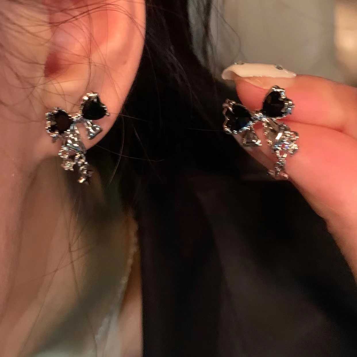 Y2K bow zircon stud earrings used for stylish Korean silver crystal personalized earrings girls party jewelry gifts X241106