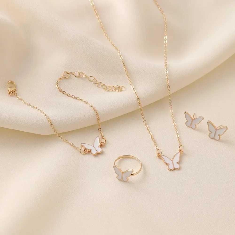 New Personalized Gla Bracelet Ring Necklace Earrings Exquisite Small and Fashionable High Sensation Necklace Set X241106