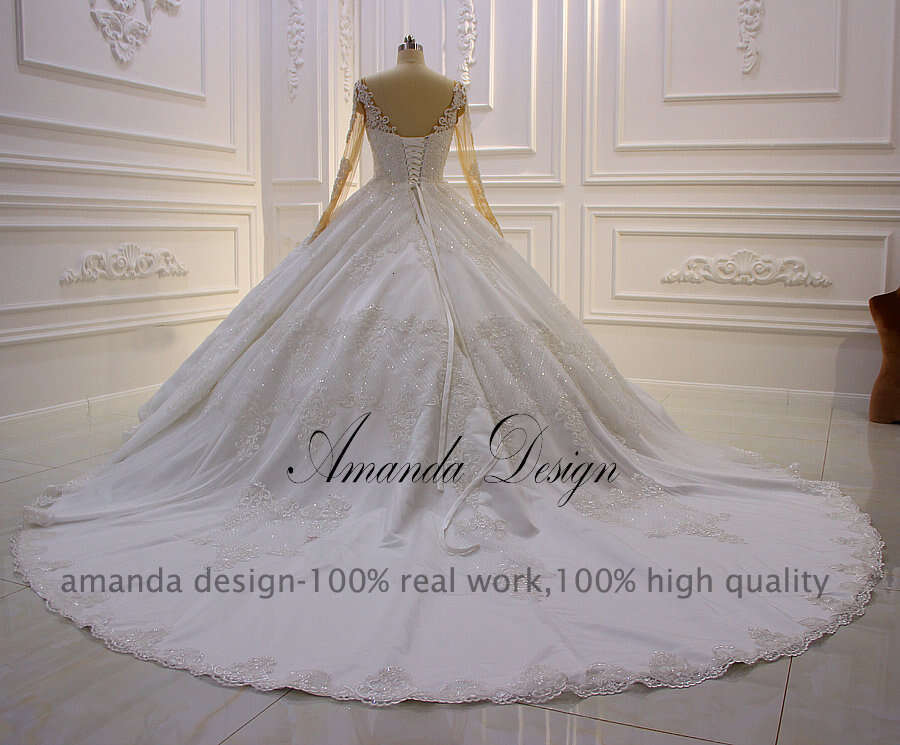 Amanda Design New Arrival Royal Long Sleeve Lace Applique Beading Pleated Winter Wedding Dress