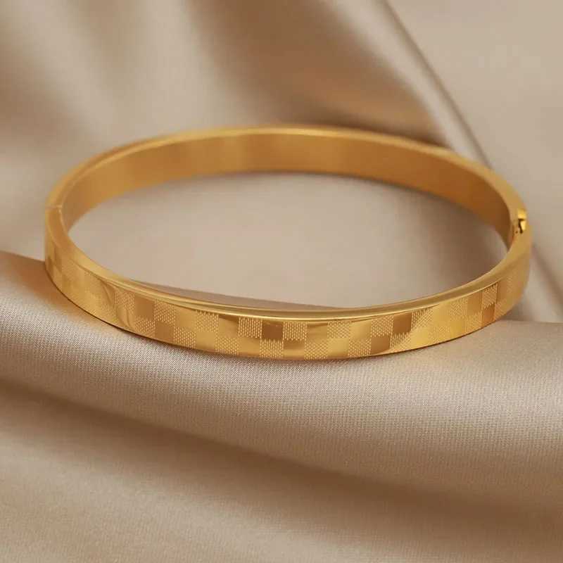 Stainless steel metal crystal Geely bracelets and bracelets used for exquisite jewelry bracelets of fashion brands X241106
