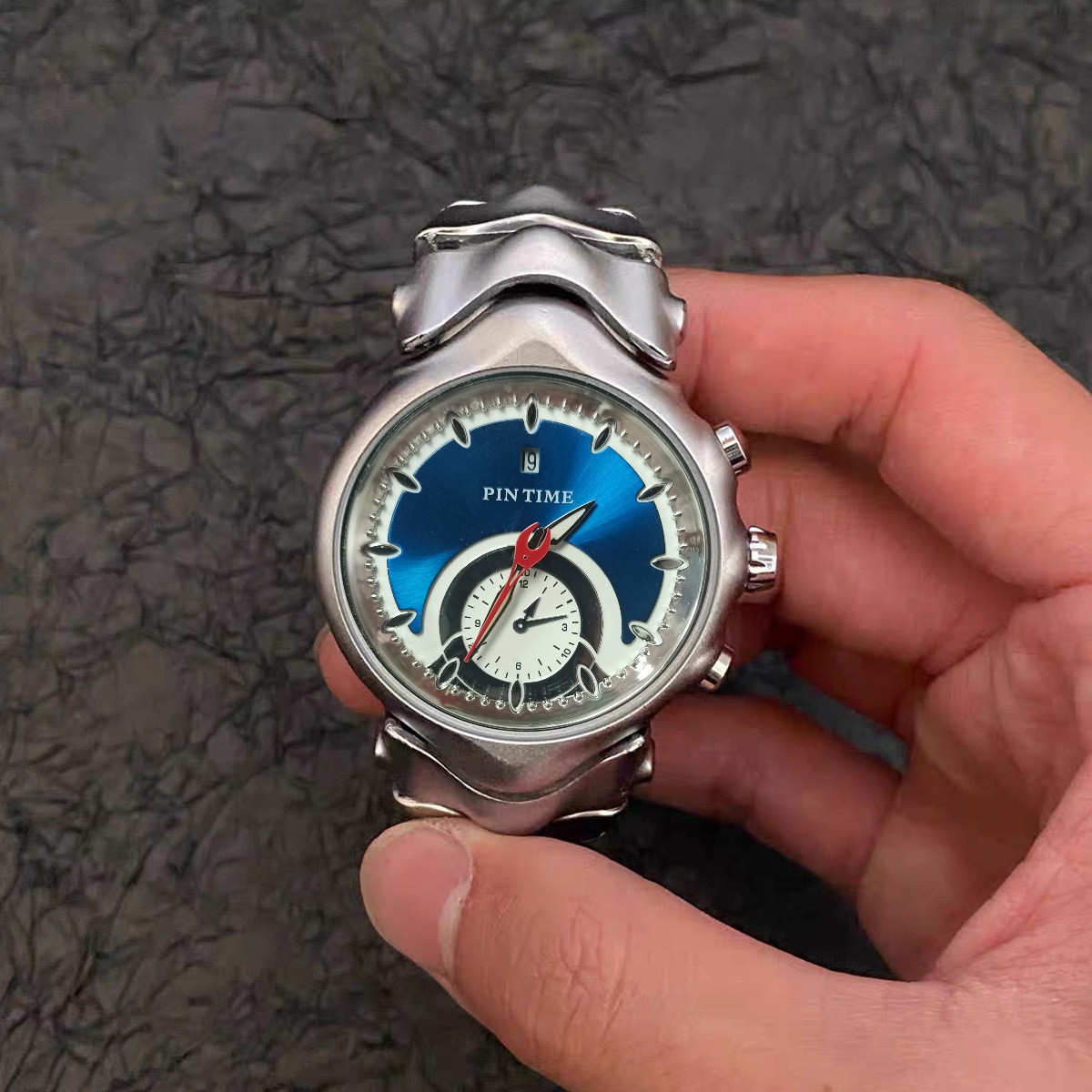 Bone shape watch for men quartz movement waterproof 30 M titanium alloy never fade luminous hands high quality warranty 1 year 009