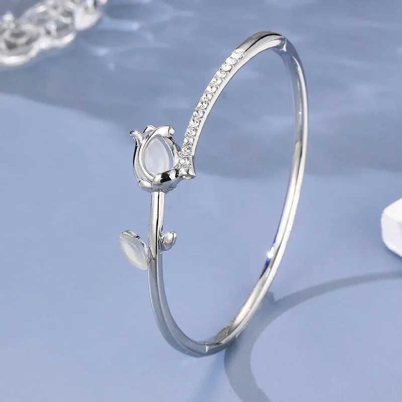 Exquisite opal pointed zircon bracelet used for fashion personal daily accessories party jewelry birthday gifts X241106