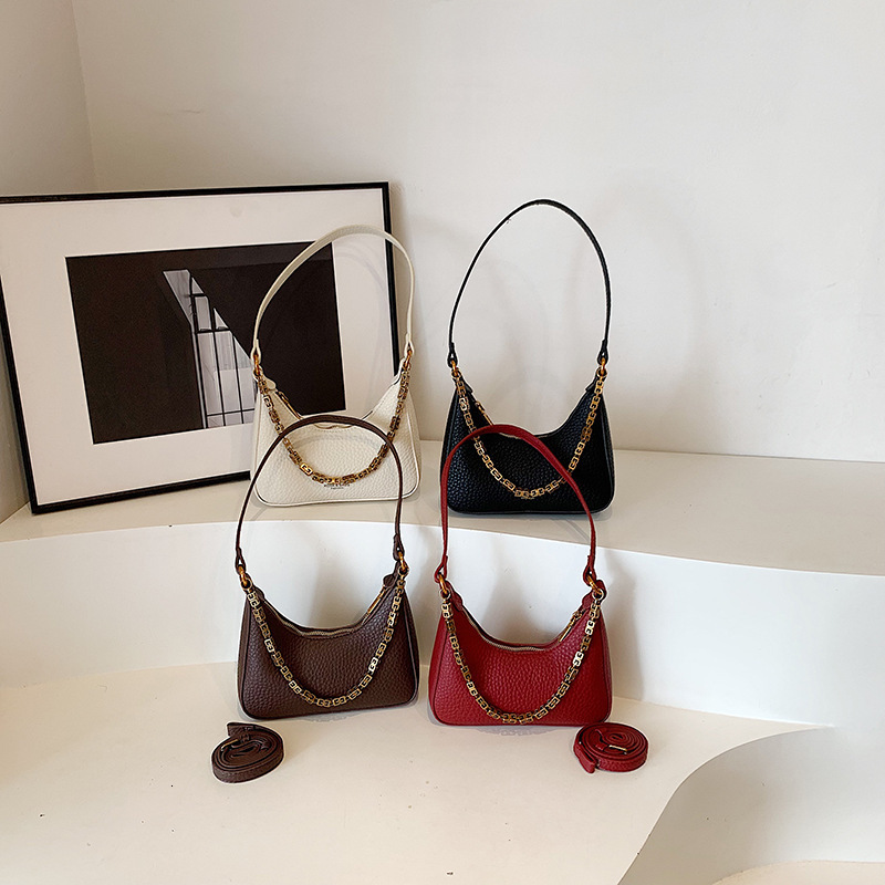Niche texture underarm bag 2025 new simple small square bag versatile single shoulder crossbody bag Korean version casual temperament chain bag